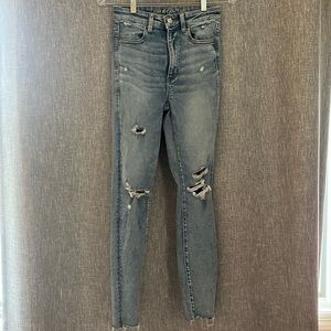 American Eagle blue ripped jeans light wash